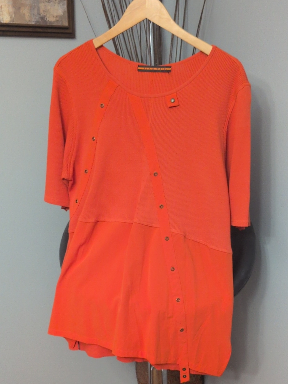 Alain Weiz Women’s Orange Short-Sleeve Snap Accent Top
